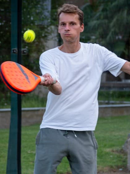 Антон Лебедев